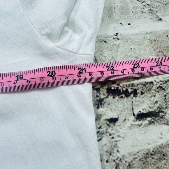 Vineyard Vines Shirt Mens Medium White Class of 2019 Whale‎ Logo Crew T-shirt - Picture 7 of 10